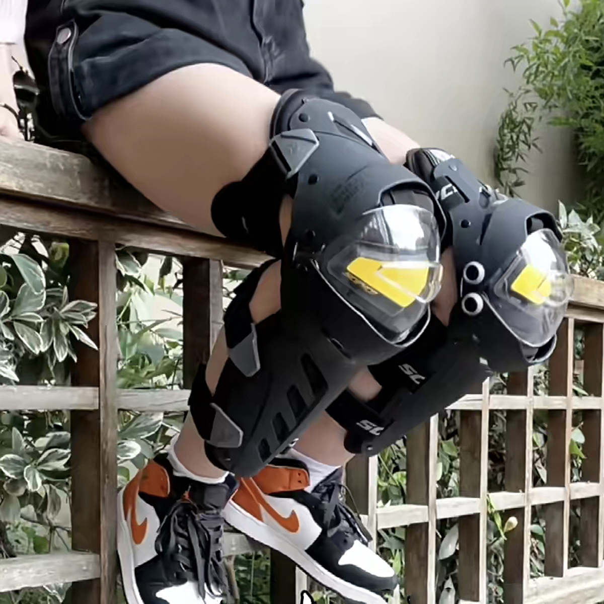 SCOYCO Motorcycle Knee Pads CE - Motorcycle Gear Slipping ulasan dan harga